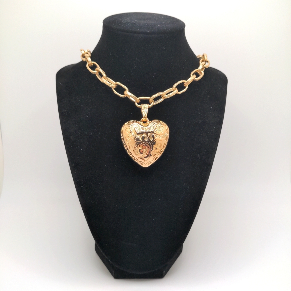 381MIDALANE Big Gold Puffy Heart Pendant On Chunky Chain